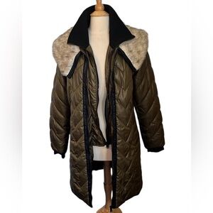 30 First Olive Green Chevron Puffer Jacket Vegan Fur lined zip up Collar Size M
